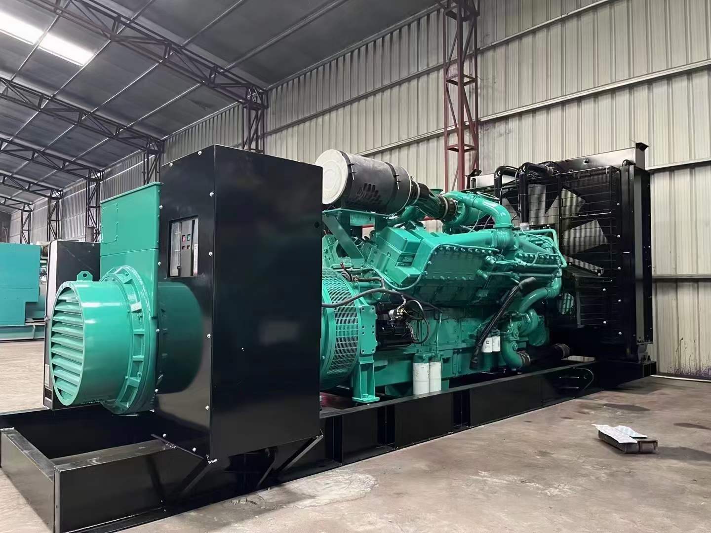 阿瓦提如何降低 800kW 柴油发电机输出电流的波动？
