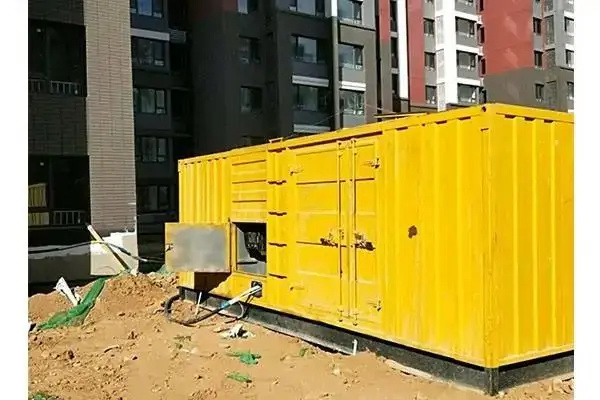 阿瓦提发电机租赁中燃油压力过低会对发动机的哪些部件造成损坏？